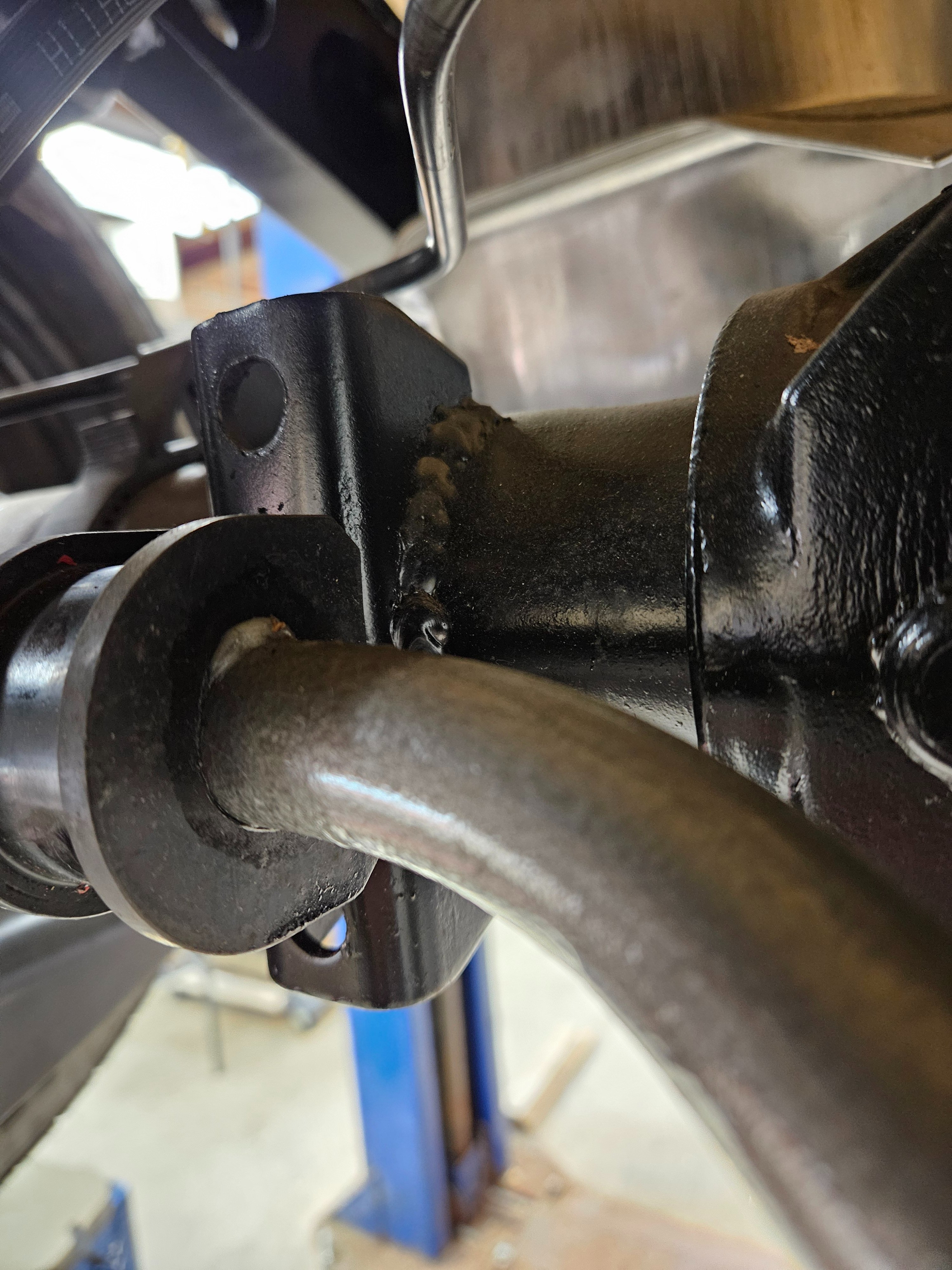 Penny-existing swaybar mount.jpg