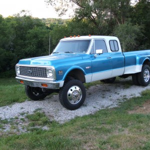 1972 Chevy K-30 Extendid Cab Dually