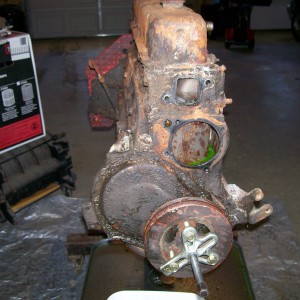 engine_on_stand_front