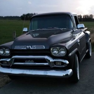 Rita - AKA 1959 GMC 100 Stepside V8 Pontiac