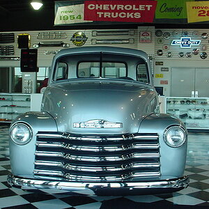 Media 'Front Grill & Hood' in album '1952 Chevy'