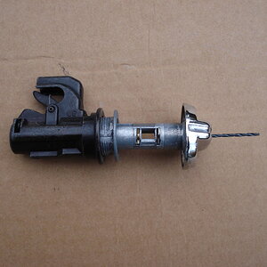 Media 'Old dash lock, won't lock' in category '1973-1987'