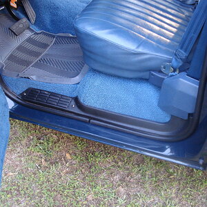 Finished_Door_jams_Seat_Belts_002